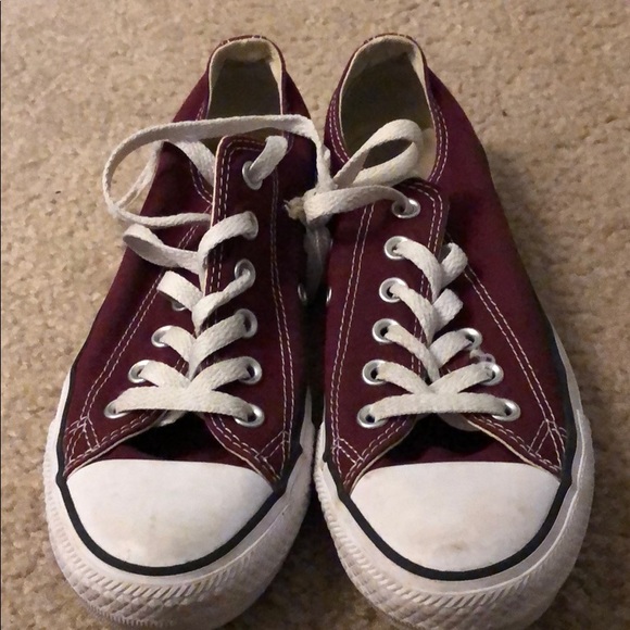 Maroon chucks/converse - Picture 2 of 5